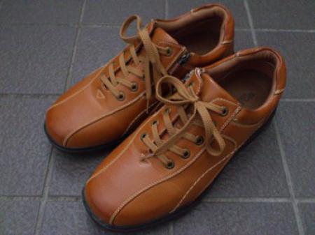 収 薄茶色カジュアルシューズ